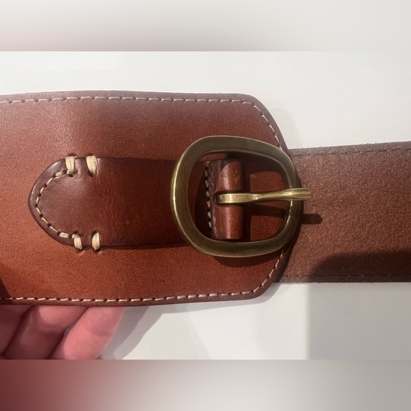 Leather Women Belt Size S  Metal Gold Tone  Buckle - Picture 3 of 6